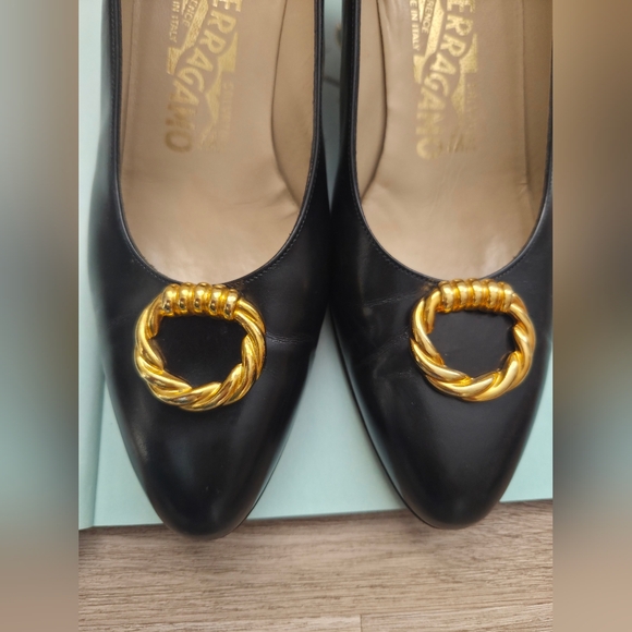 Salvatore Ferragamo Black Pumps with Gold Ring Detail - Picture 4 of 9